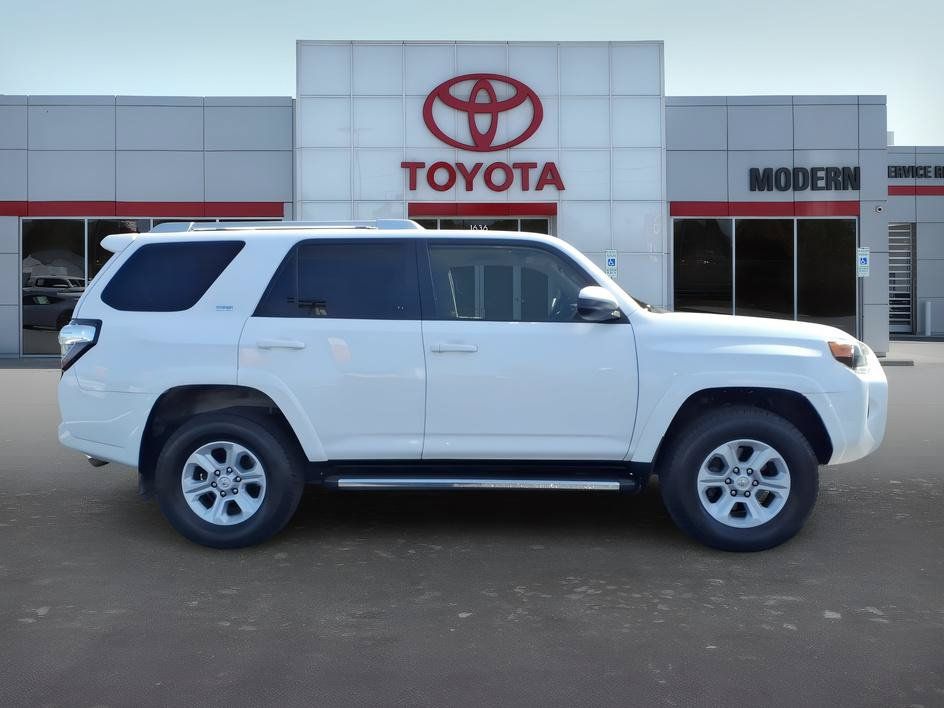 Used 2016 Toyota 4Runner SR5 AWD/4WD image 6