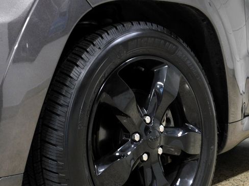 Used 2016 Jeep Grand Cherokee Overland w/ Advanced Technology Group image 29