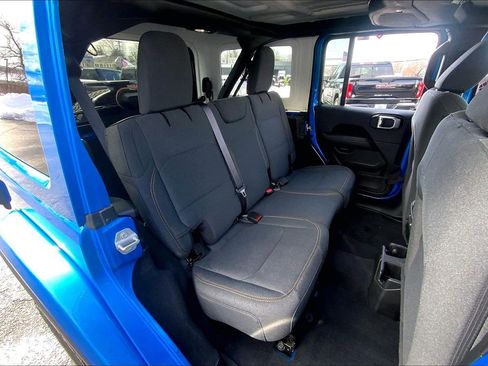 Certified 2025 Jeep Wrangler Sahara image 17