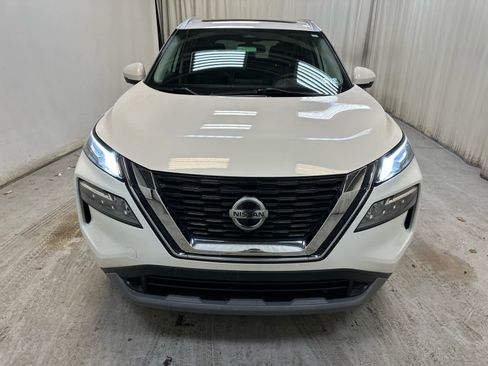 Certified 2021 Nissan Rogue SV w/ Premium Package image 7