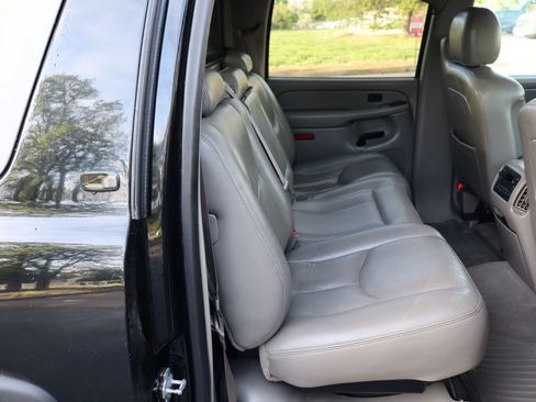 Used 2005 Chevrolet Avalanche Z71 w/ Sun And Sound Package AWD/4WD image 20