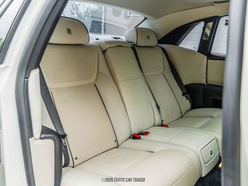 Used 2015 Rolls-Royce Ghost image 93