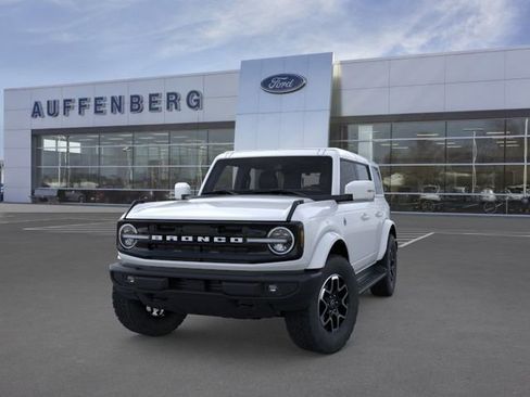 New 2025 Ford Bronco Outer Banks image 2