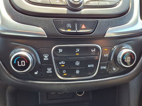 Used 2022 Chevrolet Equinox LT FWD image 9