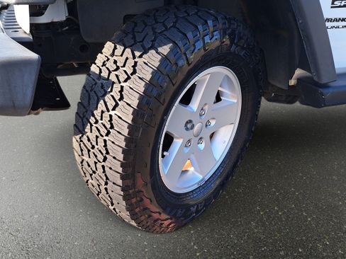 Used 2018 Jeep Wrangler Unlimited Sport S AWD/4WD image 27
