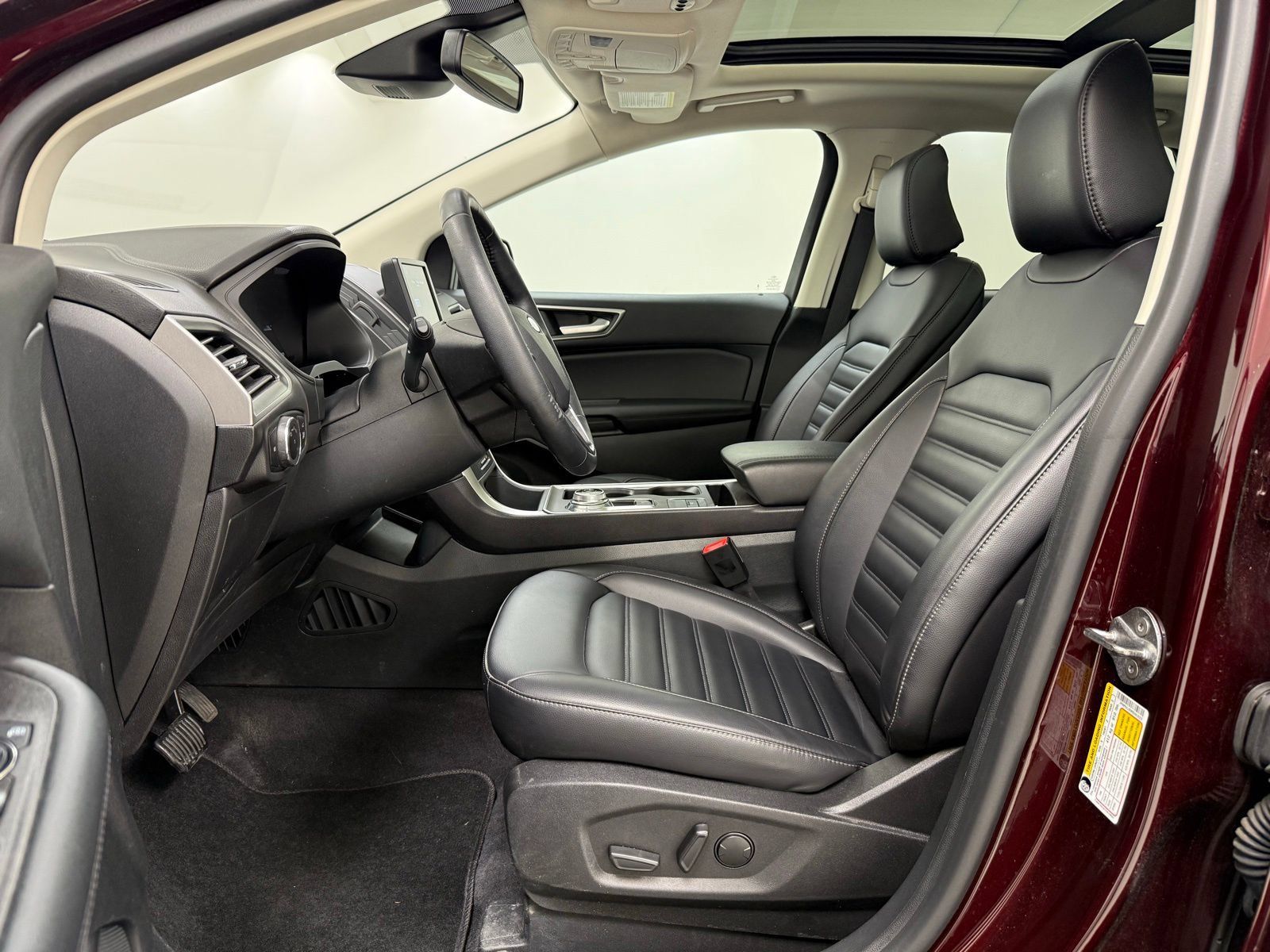 Used 2024 Ford Edge SEL w/ Convenience Package AWD/4WD image 16