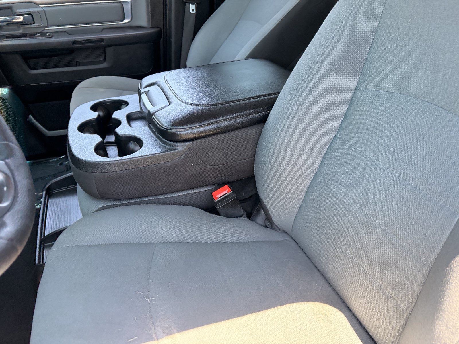 Used 2022 RAM 1500 Classic SLT RWD image 18
