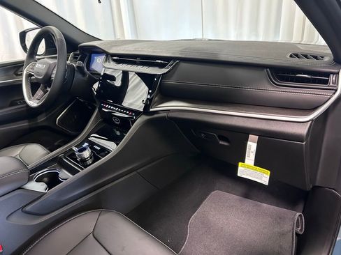 New 2026 Jeep Grand Cherokee L Limited AWD/4WD image 25