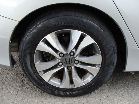 Used 2013 Honda Accord LX image 30