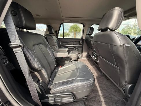 Used 2018 Ford Expedition Platinum RWD image 13