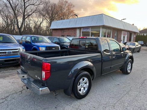 Used 2012 Nissan Frontier SV image 6
