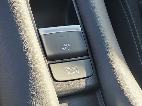 Used 2023 Honda HR-V LX image 25