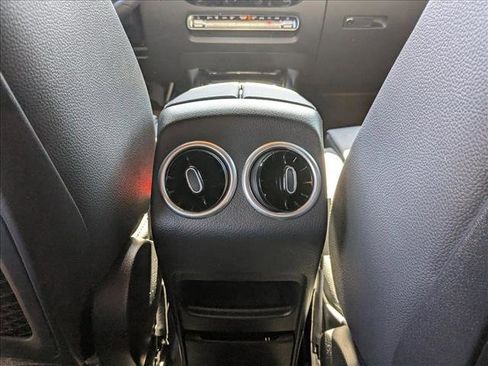 Used 2025 Mercedes-Benz GLA 250 image 17