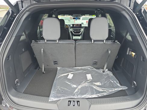 New 2026 Ford Explorer ST-Line image 5