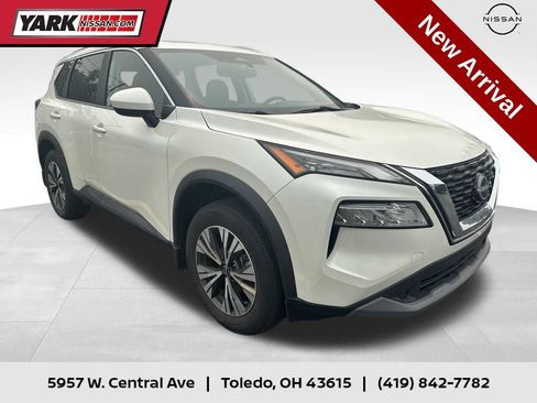 Certified 2023 Nissan Rogue SV w/ SV Premium B Package AWD/4WD image 1