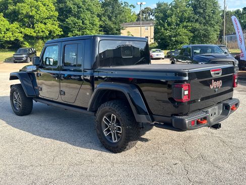 Used 2024 Jeep Gladiator Mojave AWD/4WD image 7