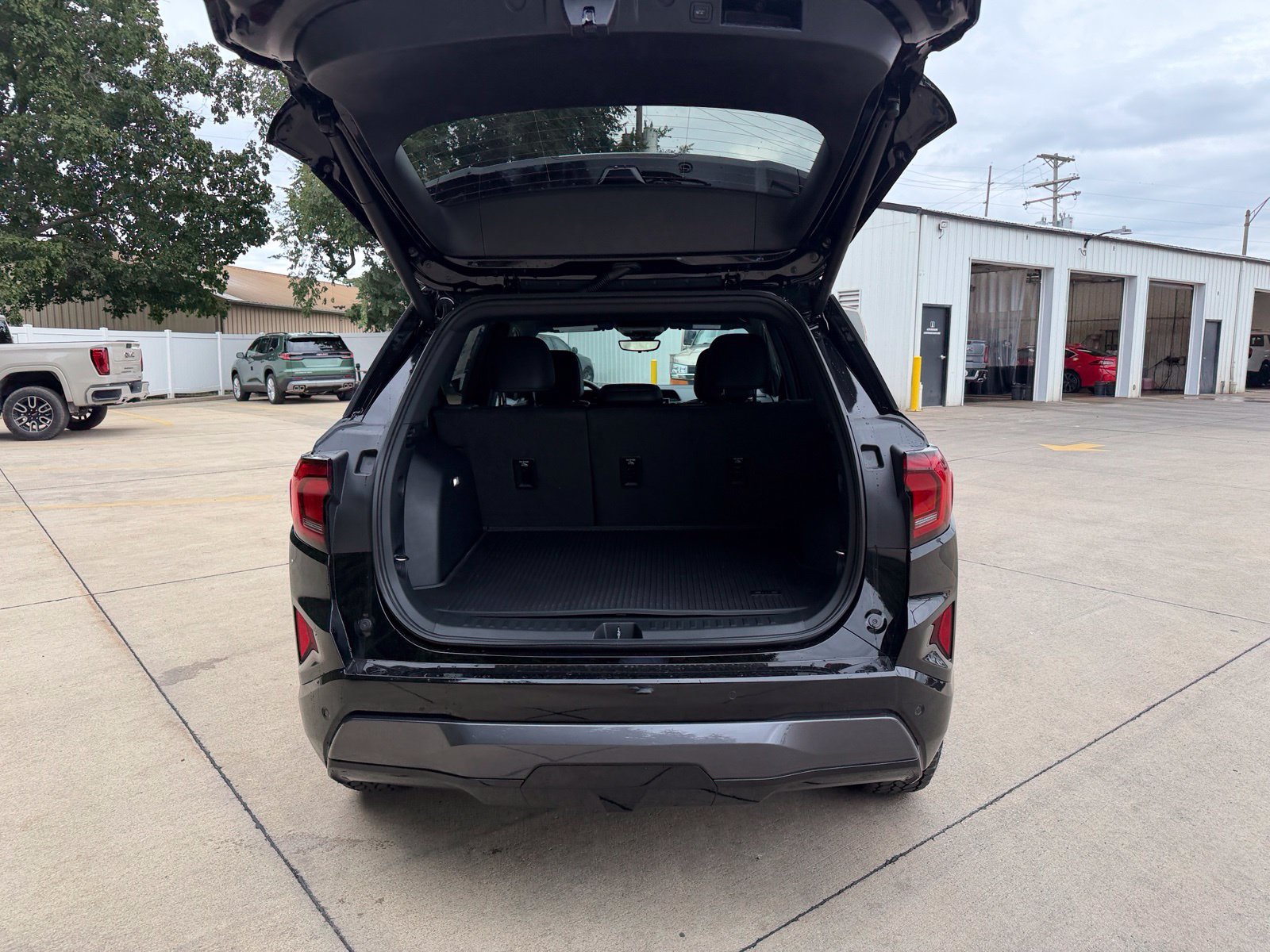 New 2027 GMC Terrain AT4 w/ Convenience Package III AWD/4WD image 14