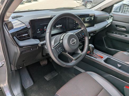 Used 2025 Nissan Kicks SR AWD/4WD image 15