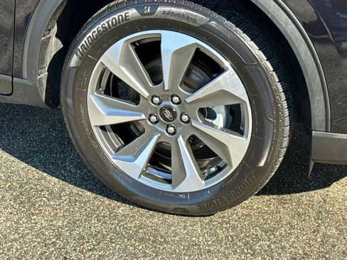 Used 2025 Ford Escape Platinum image 7