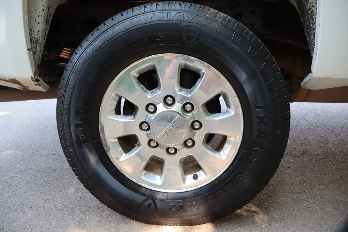Used 2011 GMC Sierra 2500 SLE w/ Suspension Package, Off-Road AWD/4WD image 39