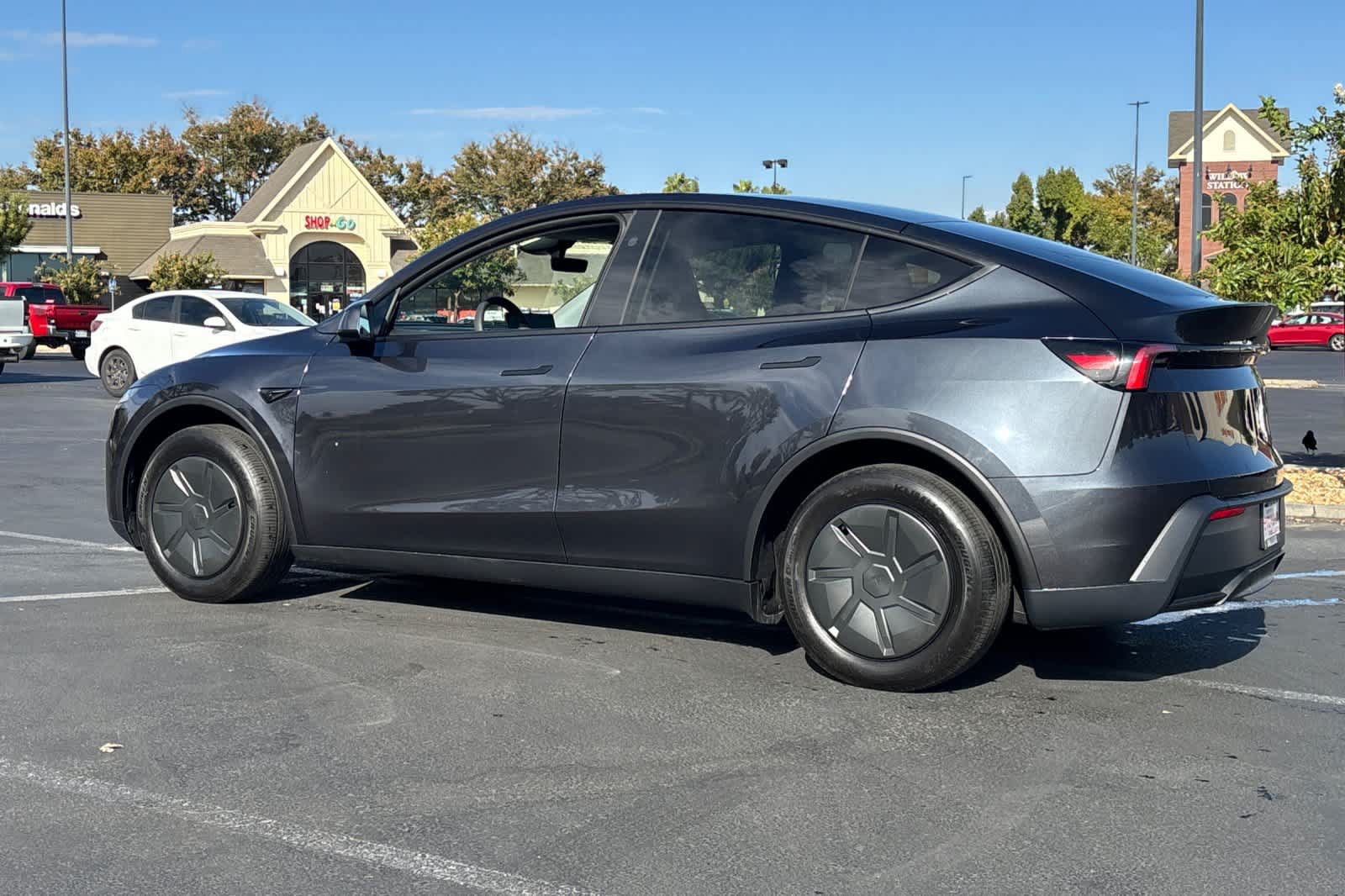 Used 2026 Tesla Model Y 2WD image 6