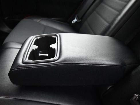 Used 2016 Toyota Camry SE w/ Protection Package (Q2) FWD image 32