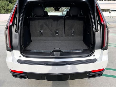 Used 2023 Cadillac Escalade Sport w/ LPO, ONYX Package image 22