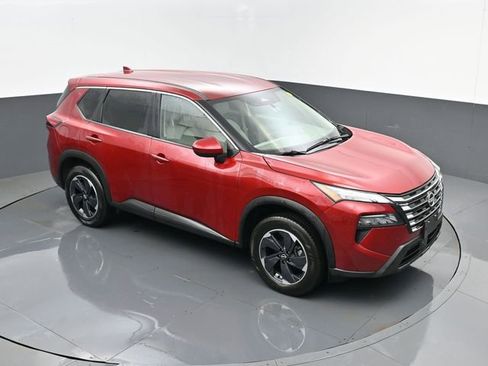 Used 2025 Nissan Rogue SV AWD/4WD image 19