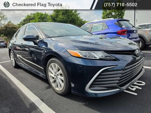 Used 2021 Toyota Camry LE FWD image 3