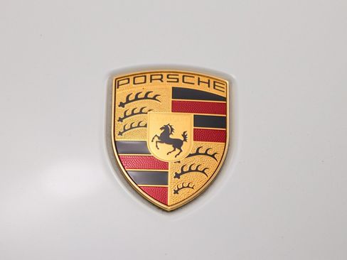 Used 2023 Porsche Macan Turbo AWD/4WD image 39