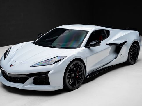Used 2024 Chevrolet Corvette Z06 RWD image 5