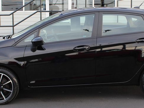 Used 2017 Ford Fiesta SE w/ Equipment Group 201A image 3