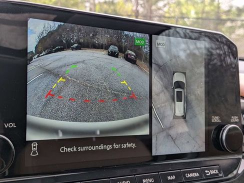 Used 2024 Nissan Pathfinder Platinum image 21