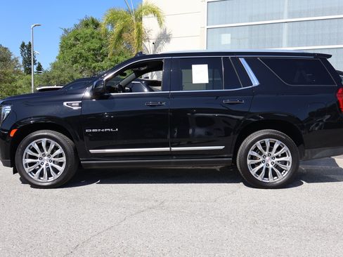 Used 2022 GMC Yukon Denali w/ Advanced Technology Package RWD image 5