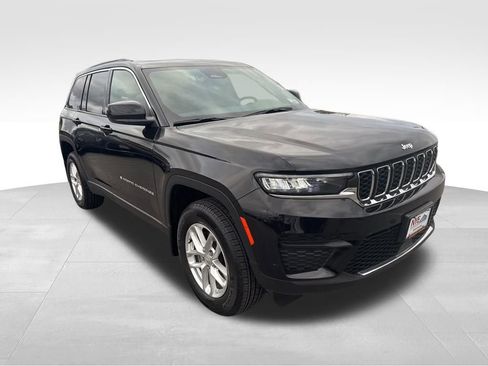 Used 2025 Jeep Grand Cherokee Laredo X image 8