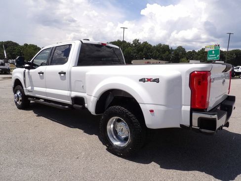 Used 2025 Ford F350 XLT AWD/4WD image 4
