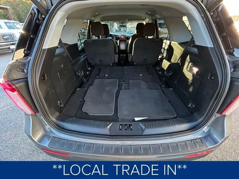 Used 2022 Ford Explorer XLT image 10