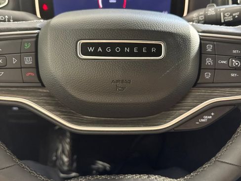 Used 2024 Jeep Wagoneer Series II w/ Flexible Seating Group AWD/4WD image 33