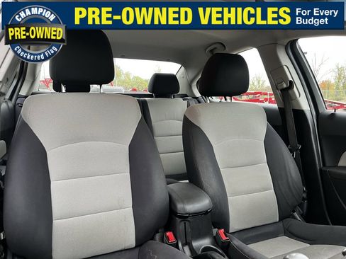 Used 2014 Chevrolet Cruze LS image 33