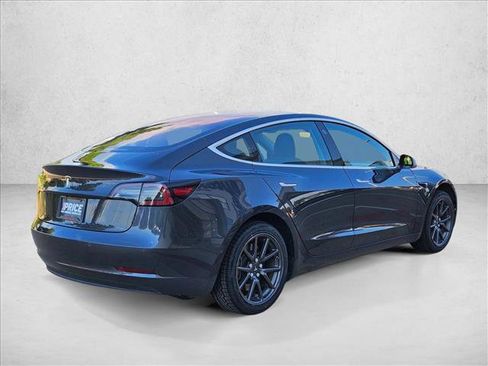 Used 2018 Tesla Model 3 Long Range image 5