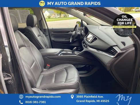 Used 2021 Buick Enclave Avenir w/ Avenir Technology Package image 23