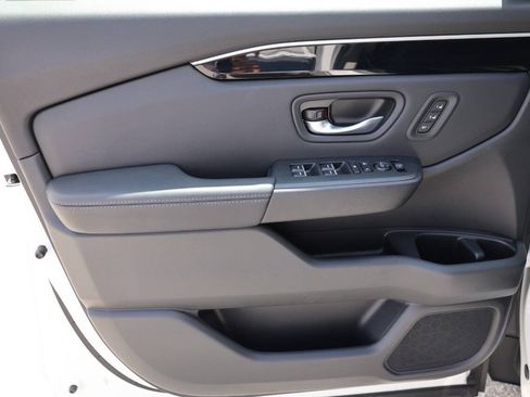 Used 2024 Honda Pilot Touring image 12