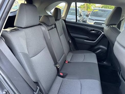 Used 2022 Toyota RAV4 XLE AWD/4WD image 12