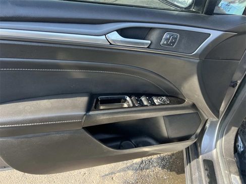 Used 2014 Ford Fusion Titanium image 12