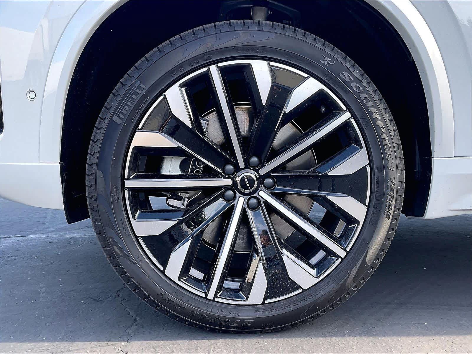 New 2026 Volvo XC90 T8 Ultra w/ Lounge Package AWD/4WD image 14