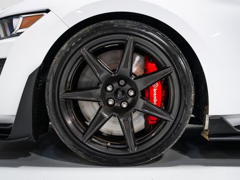 Used 2022 Ford Mustang Shelby GT500 w/ Carbon Fiber Track Pack RWD image 9