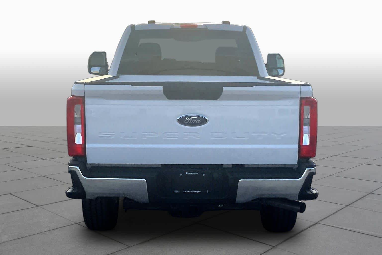 Certified 2025 Ford F250 XLT w/ Snow Plow Prep Package AWD/4WD image 4