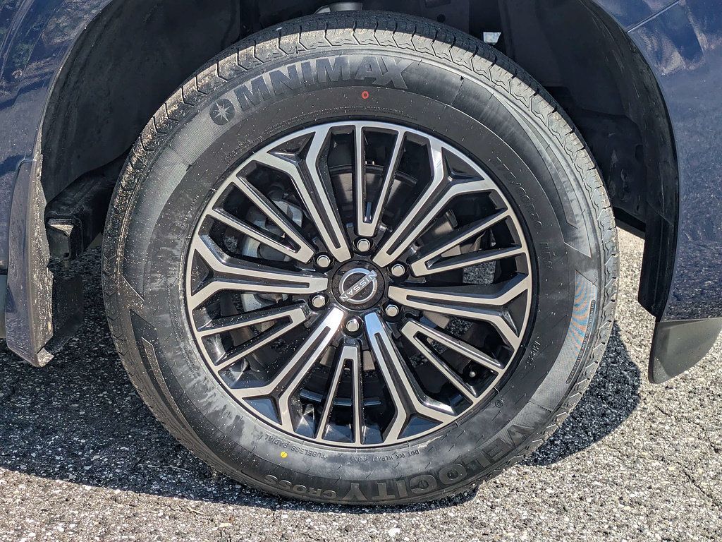 Used 2025 Nissan Armada Platinum w/ Convenience Package RWD image 11