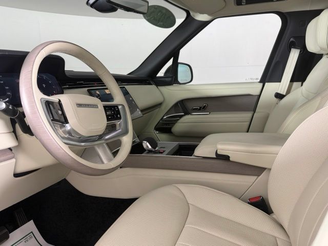 Used 2025 Land Rover Range Rover Long Wheelbase Autobiography AWD/4WD image 6