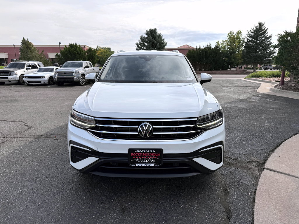 Used 2023 Volkswagen Tiguan SE AWD/4WD image 3